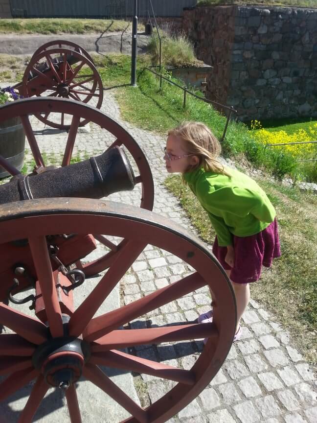 Staring down the cannon at Uppsala's castle